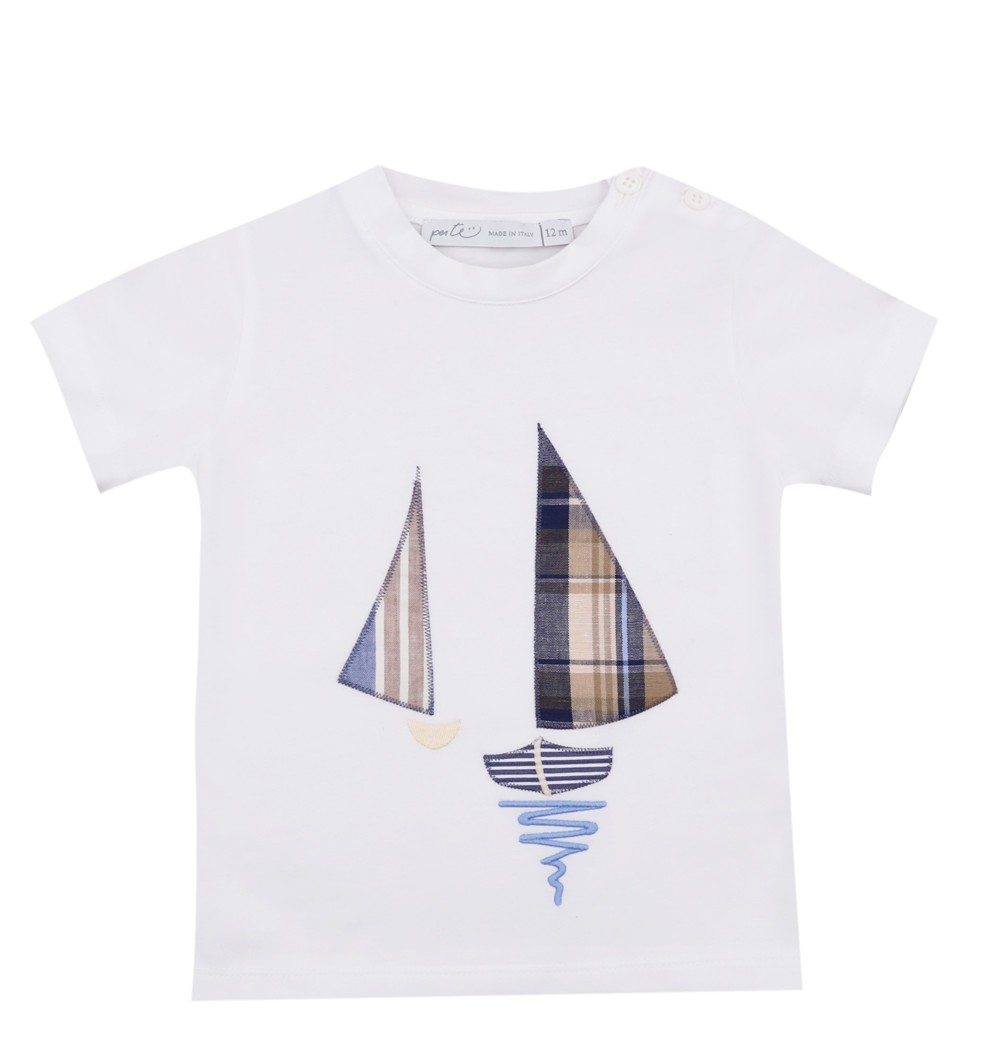 Completo tshirt in cotone con barchetta ricamatata in lino e bermuda a righe tortora, azzurro e bianco Per te