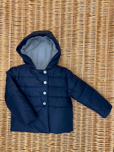 Giubbino con cappuccio blu con imbottitura pile e bottoni madreperla Baroni