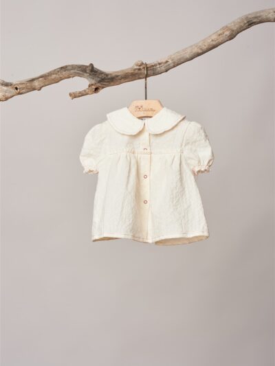 Camicia bianca in cotone goffrato con manica a sbuffo e collo tondo con profili e bottoni verde menta Latitta