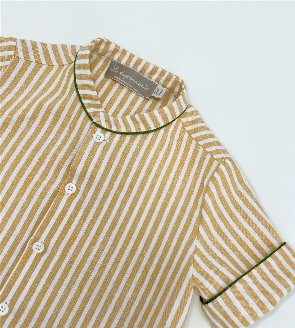 Completo in lino camicia a righe giallo e bianche con profili e bermuda verde La Stupenderia - immagine 6